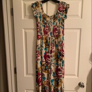 Band of Gypsies Romper, floral XL Cap sleeves. Gathered elastic top